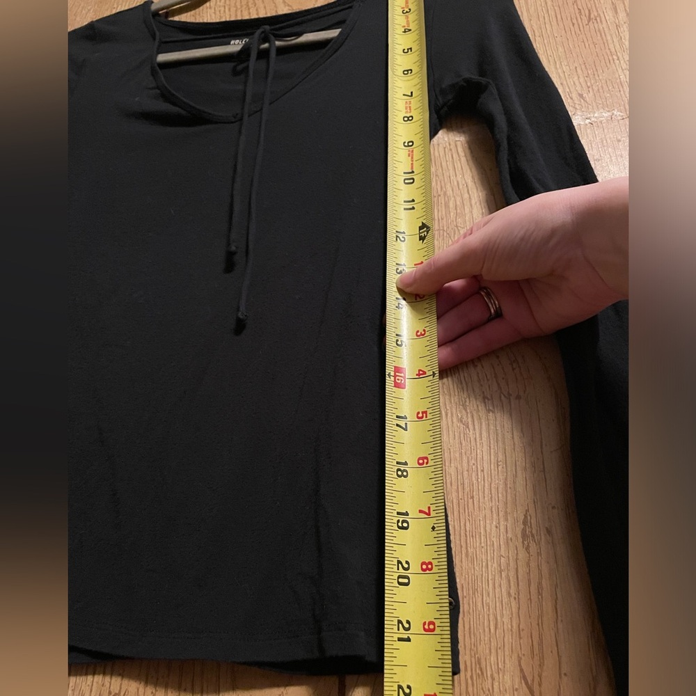 Hollister Must Have Collection Tie Front Long Sleeve Top - Picture 9 of 9